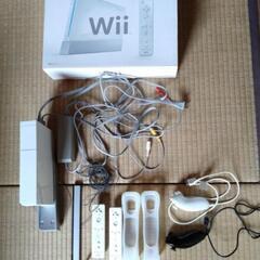 Wii (本体＋wii Fit＋ハンドル＋ソフト等)　お譲りします