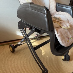 Aprica  のユラリズム ハイローチェアの画像