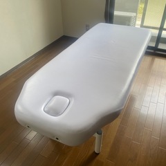 エステ　施術ベッドの画像