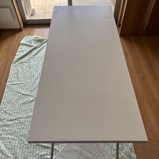 IKEA テーブル