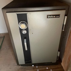 鍵のない金庫　番号もわかりません