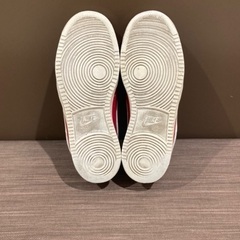 【 NIKE 】COURT VISION LO ♩( ˆoˆ )  スニーカー  👟🍒 赤. ローカット ，ナイキの画像