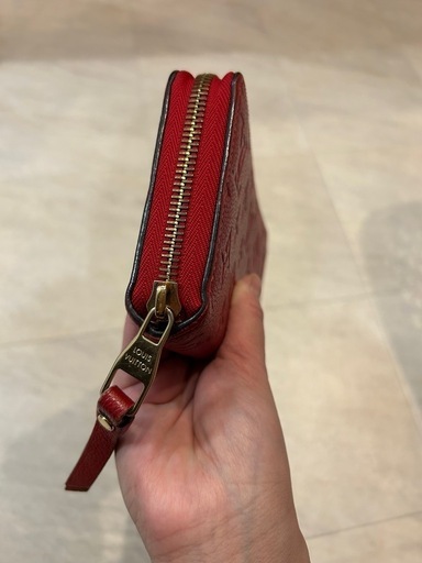 ルイヴィトン 長財布 赤色