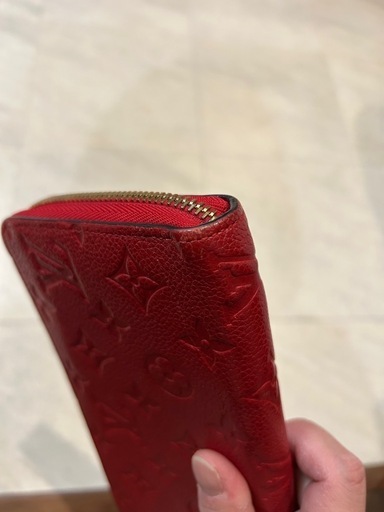 ルイヴィトン 長財布 赤色