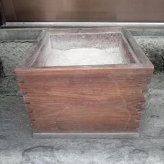 欅箱火鉢　一辺長さ約３２cm　高さ約２４.５cm　古民具骨董インテリアの画像