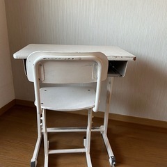 ❣️❣️❣️学校で使用している机と椅子のセット！お値下げ受け付けます！