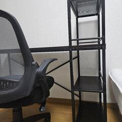 デスク、チェア、チェアマットの画像