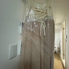 花柄刺繍　ワンピース　ドレスの画像