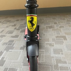 フェラーリキックボードの画像