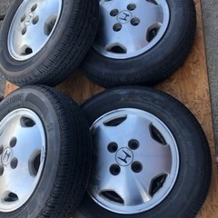車のパーツ タイヤ、ホイールの画像