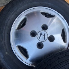 車のパーツ タイヤ、ホイールの画像