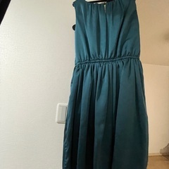 ベルト付きワンピース　ドレスの画像