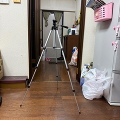 ビデオカメラ三脚の画像