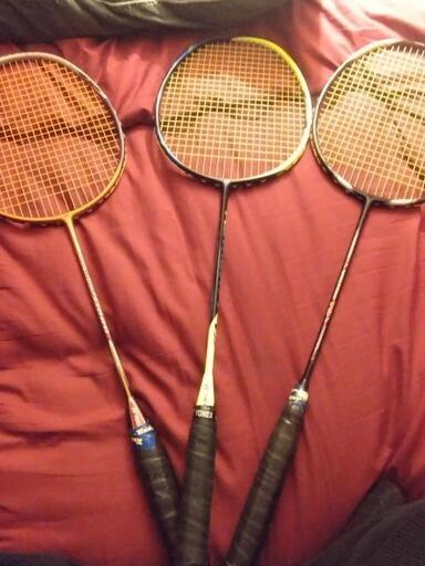 ヨネックスバドミントンラケット 3本セット 楽天市場】ヨネックス【 YONEX 】 バドミントンセット シャトル付