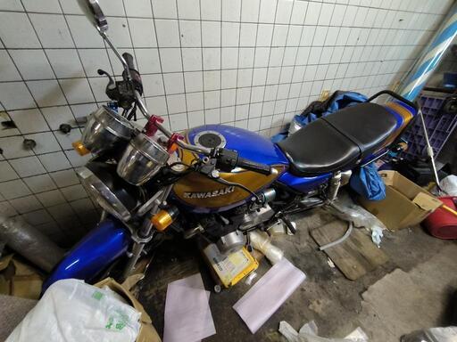 kawasaki ゼファー 400 火の玉カラー 東リべ