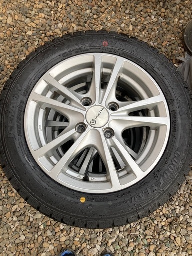 ほぼ未使用スタッドレス