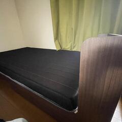 シングルベッドとマットレスの画像