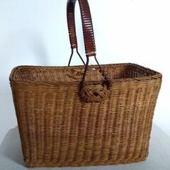 【引渡し先決まりました】古いカゴ