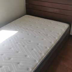 セミダブルベッドとマットレス