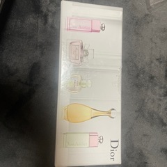 最終投稿dior ミニ香水　5個入りの画像