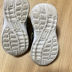 adidas スニーカー　13㎝の画像