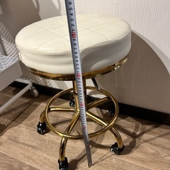 【キャンセルでました！マナーのあるお取引できる方でお願いします】伸縮タイプ　チェアホワイトの画像