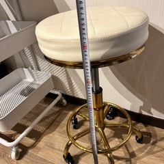 【キャンセルでました！マナーのあるお取引できる方でお願いします】伸縮タイプ　チェアホワイトの画像