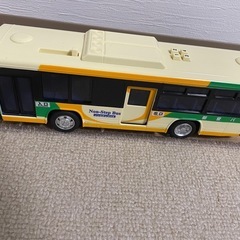 おもちゃのバス
