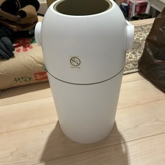 おむつゴミ箱の画像