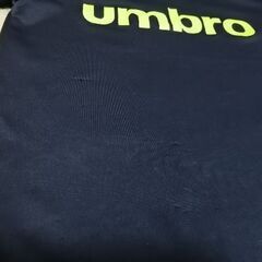 umbro(アンブロ)半袖シャツ　140cmの画像