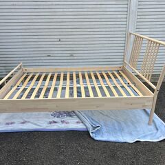 IKEA★ベッドフレーム★ビョルクスネース★ダブルベッドの画像