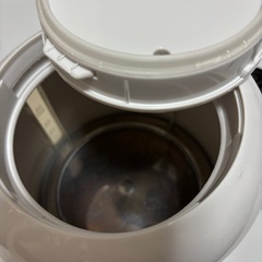 電気ポットの画像