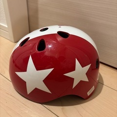 子ども用 赤と白 星模様 ヘルメット