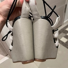 ２月末まで！STUNNING LURE レースアップサンダルの画像
