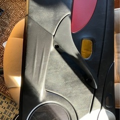 NBロードスター後期ドア内張赤色の画像