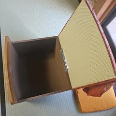 昭和レトロ/1970年代前半物】三面鏡の椅子のみ  座席下収納 箱形収納 天然木椅子 ナチュラルカラーの画像