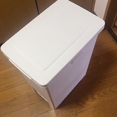 無印良品のゴミ箱(２５Lとかだったと思います)の画像