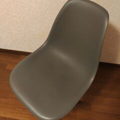 イームズチェア　椅子　イス　グレーの画像