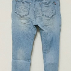 ダメージジーンズの画像