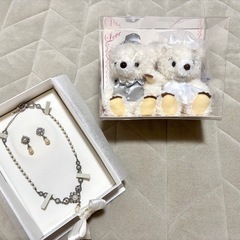 ほぼ未使用　Samantha tiara非売品ウェディングネックレス　イヤリング　ウェディングベアー の3点セットの画像