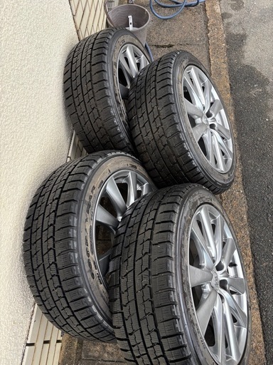 トヨタアルミホイルタイヤ付き—