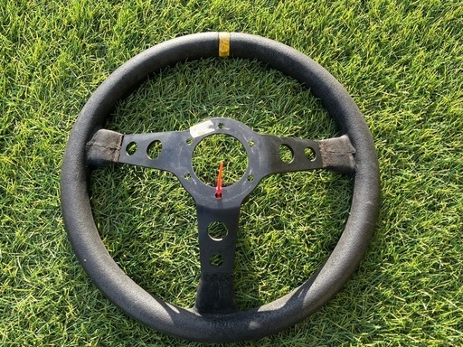 正規品】モモ MOMO ステアリング JET ジェット 320mm 32φ ブラック