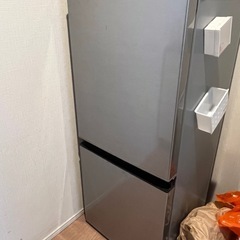冷蔵庫　ベッド　ローテーブル　ケトル
