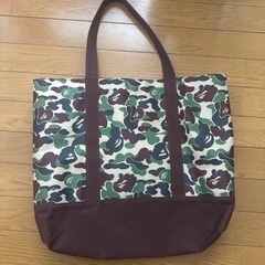 APE 迷彩トートの画像