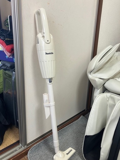 【取引中】マキタCL110D 充電式クリーナー