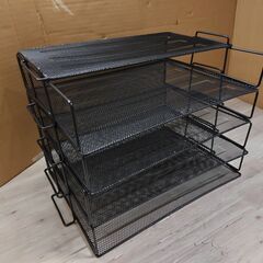 XiaomeiHan　 4段ラック　幅24.5x33.5　高さ6㎝×4段　ファイルシェルフ アイアン多層フォルダー収納ボックスOfficeデスクトップ文房具データ収納ラックファイルデータラック事務用品学生ブックシェフ 書類トレー・レターケースの画像