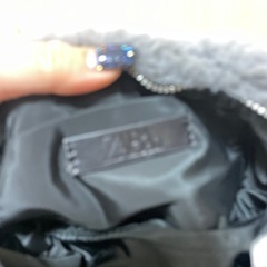 zara ファーバッグの画像