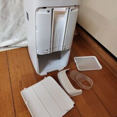 世田谷区近辺配送可能　2020年製 シャープ 加熱気化式加湿機 ハイブリッド プラズマクラスター 7000 ホワイト HV-L55-W タンク容量約4.0L 木造和室9畳 洋室15畳の画像