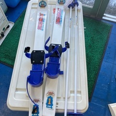 子供用スキー　トーマス　約80ｃｍ　ストック付き