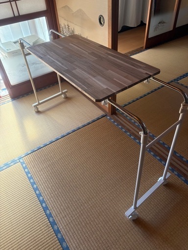 ベッド用机